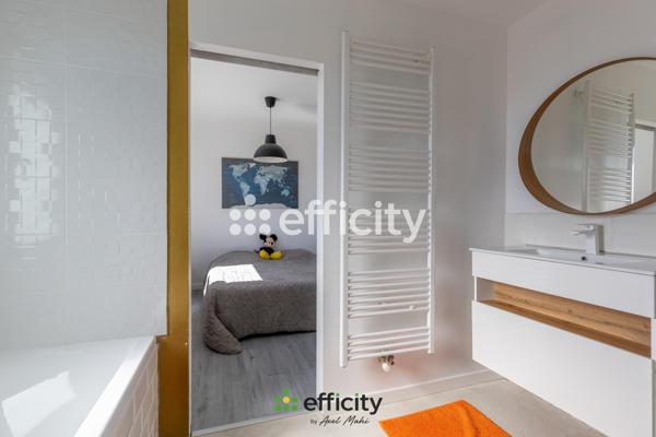 Maison
         5 pièces
        - 126 m² Exclusivité 349 900 €*