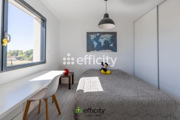 Maison
         5 pièces
        - 126 m² Exclusivité 349 900 €*