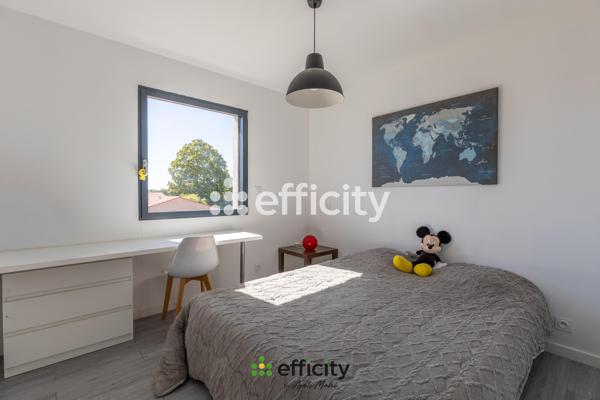 Maison
         5 pièces
        - 126 m² Exclusivité 349 900 €*