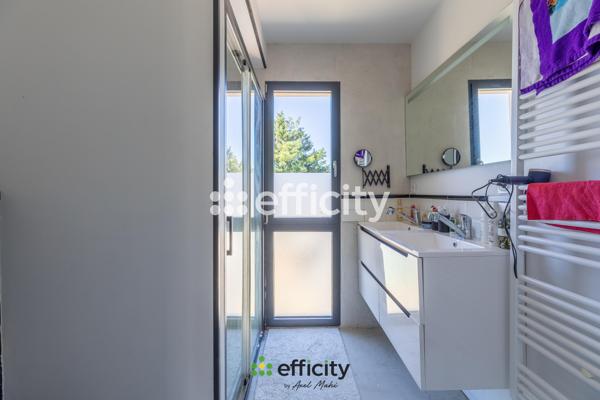 Maison
         5 pièces
        - 126 m² Exclusivité 349 900 €*
