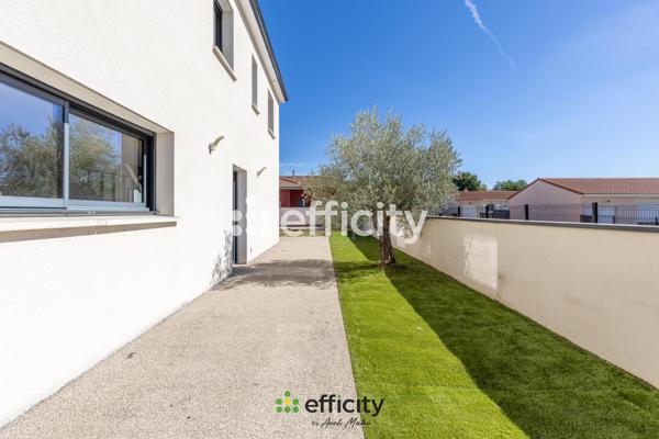 Maison
         5 pièces
        - 126 m² Exclusivité 349 900 €*