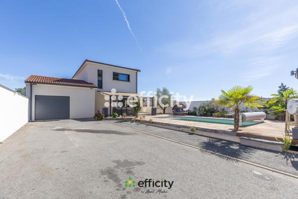 Maison
         5 pièces
        - 126 m² Exclusivité 349 900 €*