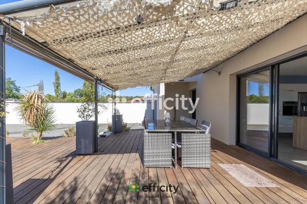 Maison
         5 pièces
        - 126 m² Exclusivité 349 900 €*