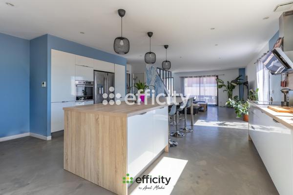Maison
         5 pièces
        - 126 m² Exclusivité 349 900 €*