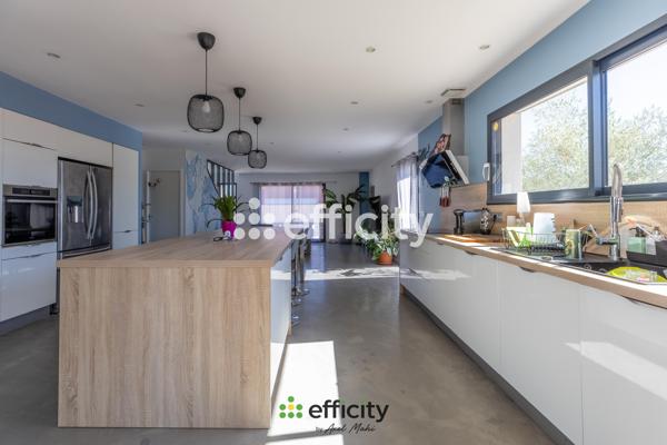 Maison
         5 pièces
        - 126 m² Exclusivité 349 900 €*