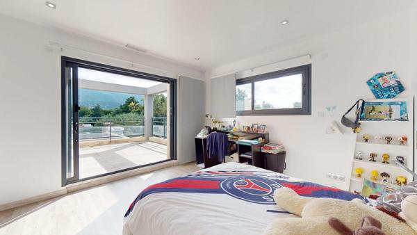 VILLA D'ARCHITECTE CONTEMPORAINE ? Élégance Méditerranéenne entre mer et montagne