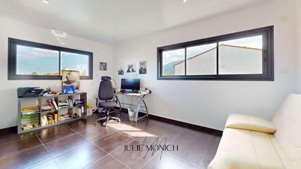 VILLA D'ARCHITECTE CONTEMPORAINE ? Élégance Méditerranéenne entre mer et montagne