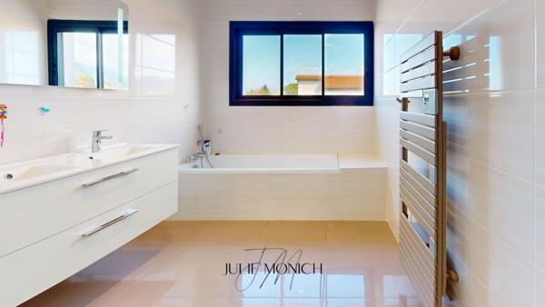 VILLA D'ARCHITECTE CONTEMPORAINE ? Élégance Méditerranéenne entre mer et montagne