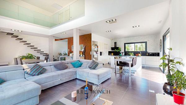 VILLA D'ARCHITECTE CONTEMPORAINE ? Élégance Méditerranéenne entre mer et montagne