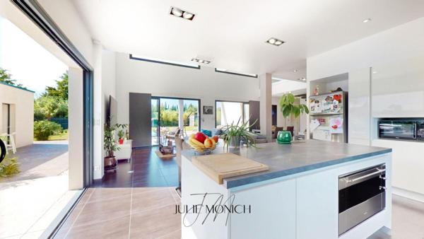 VILLA D'ARCHITECTE CONTEMPORAINE ? Élégance Méditerranéenne entre mer et montagne