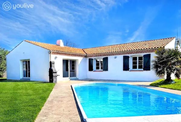 MAISON 4 CHAMBRES – PISCINE CHAUFFÉE – GRAND GARAGE – ENVIRONNEMENT NATURE