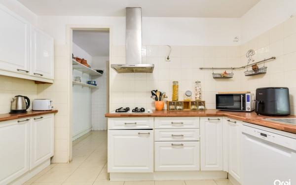 Maison à vendre    5 pièces • 146 m2 Marseille 9