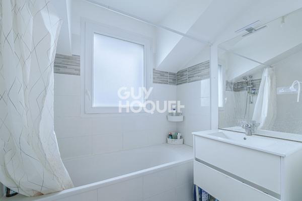 EXCLUSIF - T3 au dernier étage de 66 m2