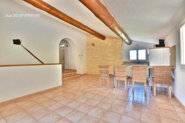 Meyreuil (13590) Maison familiale à MEYREUIL de 223 m2 constituée actuellement de 3 logements sur sa parcelle de 4000 m2