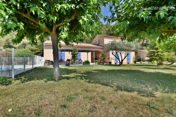 Meyreuil (13590) Maison familiale à MEYREUIL de 223 m2 constituée actuellement de 3 logements sur sa parcelle de 4000 m2