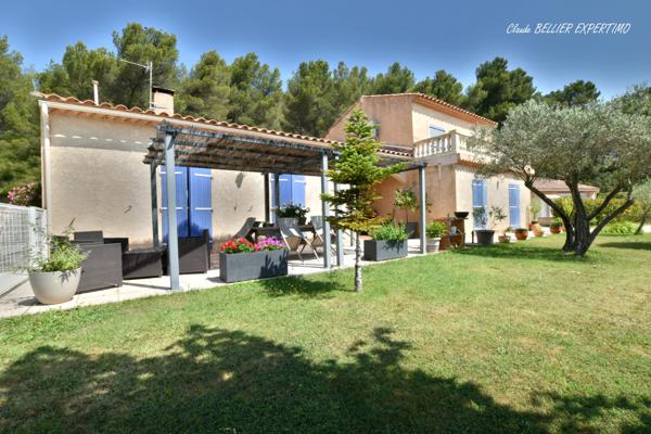 Meyreuil (13590) Maison familiale à MEYREUIL de 223 m2 constituée actuellement de 3 logements sur sa parcelle de 4000 m2