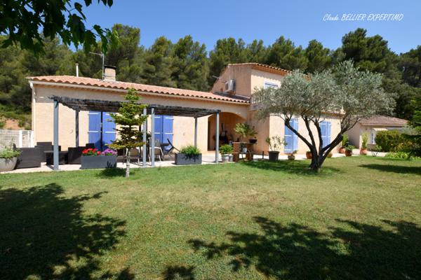 Meyreuil (13590) Maison familiale à MEYREUIL de 223 m2 constituée actuellement de 3 logements sur sa parcelle de 4000 m2