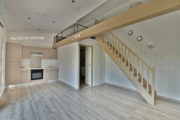 Meyreuil (13590) Maison familiale à MEYREUIL de 223 m2 constituée actuellement de 3 logements sur sa parcelle de 4000 m2