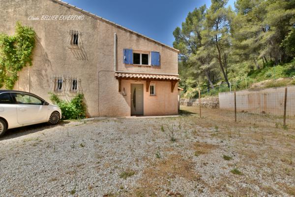 Meyreuil (13590) Maison familiale à MEYREUIL de 223 m2 constituée actuellement de 3 logements sur sa parcelle de 4000 m2