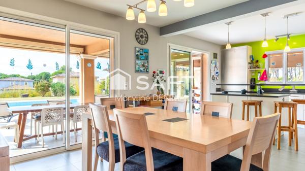 Magnifique propriété, dans un cadre de verdure au calme absolu!