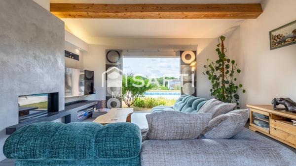 Magnifique propriété, dans un cadre de verdure au calme absolu!