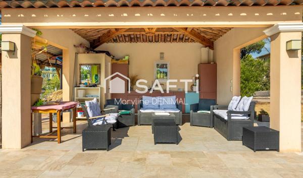 Magnifique propriété, dans un cadre de verdure au calme absolu!