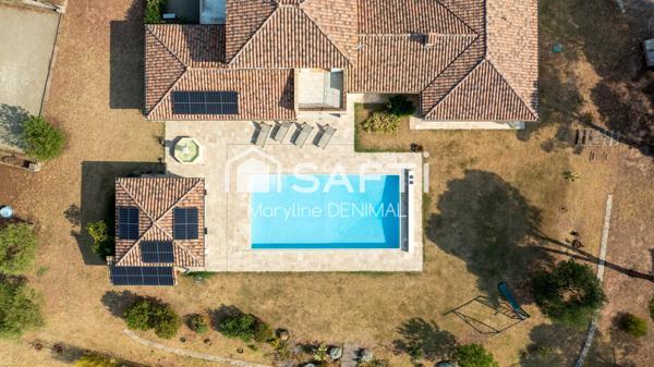 Magnifique propriété, dans un cadre de verdure au calme absolu!