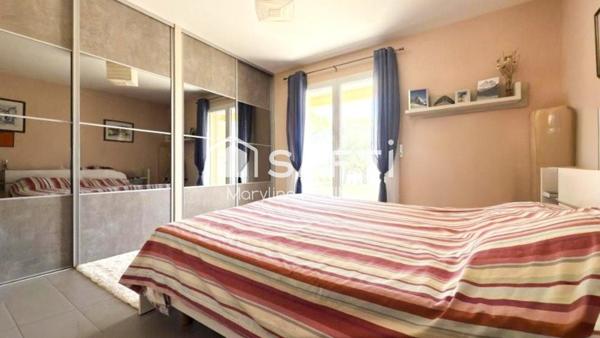 Magnifique propriété, dans un cadre de verdure au calme absolu!