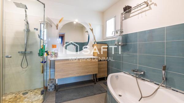 Magnifique propriété, dans un cadre de verdure au calme absolu!