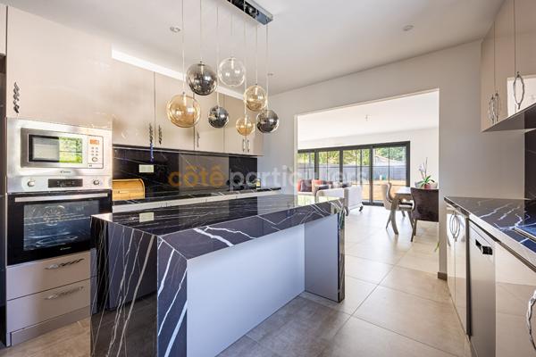 Vente
                Maison120 m² - 6 Pièces -
                    CARQUEFOU (44470)