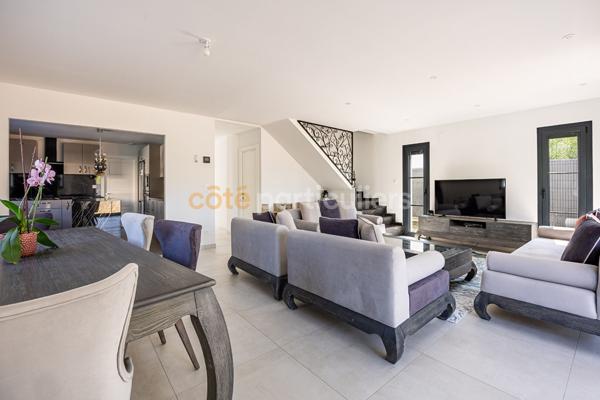 Vente
                Maison120 m² - 6 Pièces -
                    CARQUEFOU (44470)