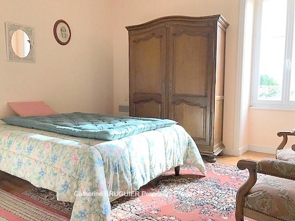 Demeure de prestige 10 pièces 335 m2 dépendances et parc 3735 m2