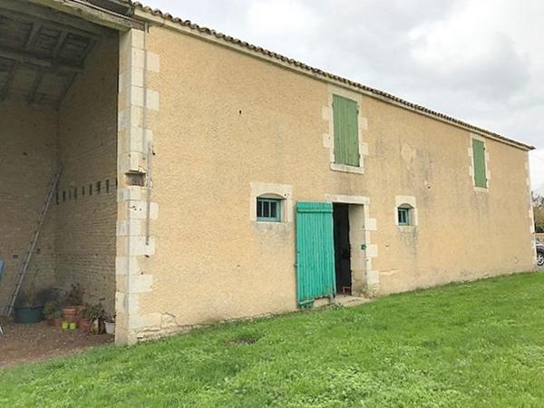 Demeure de prestige 10 pièces 335 m2 dépendances et parc 3735 m2