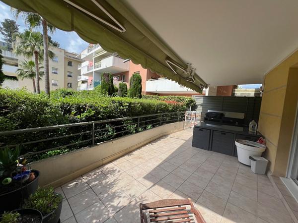 Cagnes Sur Mer Très beau 3 P Rez de Chaussée 78 m2 Terrasse 23 M² Piscine Parking Cave