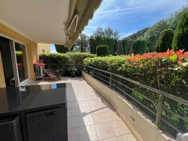 Cagnes Sur Mer Très beau 3 P Rez de Chaussée 78 m2 Terrasse 23 M² Piscine Parking Cave