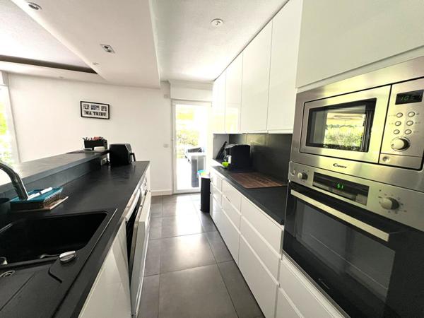 Cagnes Sur Mer Très beau 3 P Rez de Chaussée 78 m2 Terrasse 23 M² Piscine Parking Cave