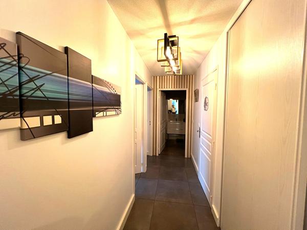 Cagnes Sur Mer Très beau 3 P Rez de Chaussée 78 m2 Terrasse 23 M² Piscine Parking Cave