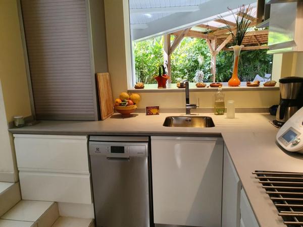 TRES BELLE VILLA D'ARCHITECTE AUX TROIS ILETS