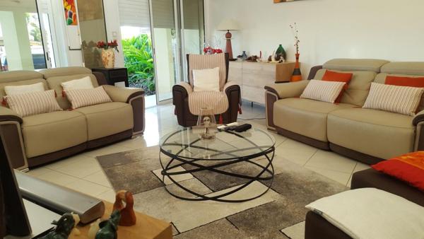 TRES BELLE VILLA D'ARCHITECTE AUX TROIS ILETS