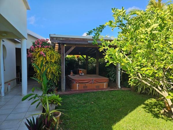 TRES BELLE VILLA D'ARCHITECTE AUX TROIS ILETS