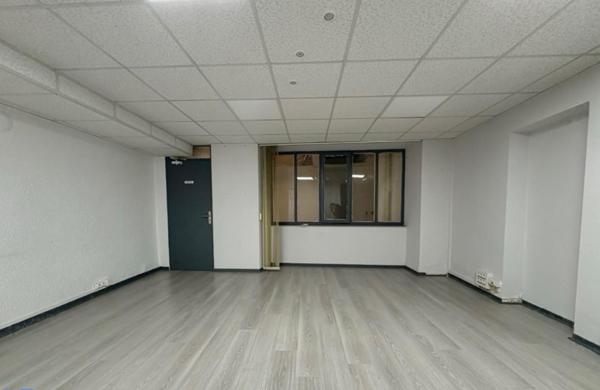 Immeuble en centre ville avec Local loué