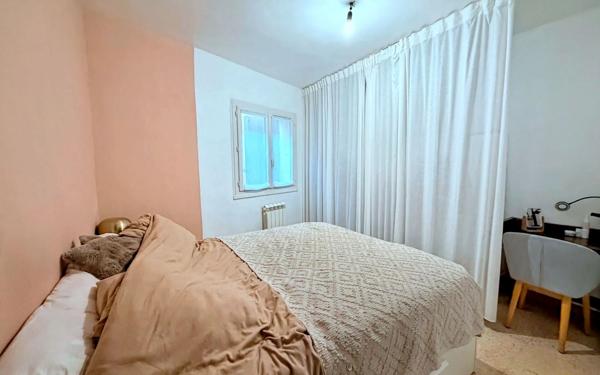 Immeuble à vendre    14 pièces •  Caveirac