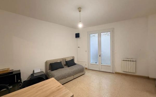 Immeuble à vendre    14 pièces •  Caveirac