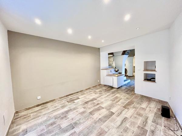 maison de village, calme lumineuse, traversante