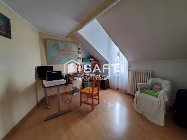 Gare à pied maison ancienne 5 chambres jardin