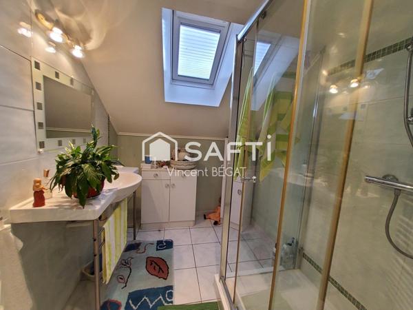 Gare à pied maison ancienne 5 chambres jardin