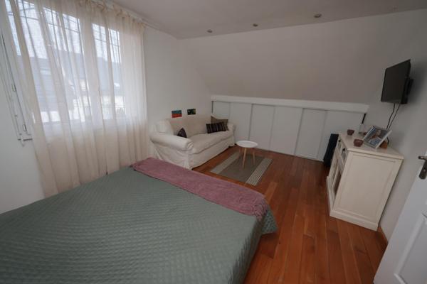 Maison en parfait état, ravalement récent, secteur idéal