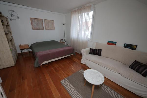 Maison en parfait état, ravalement récent, secteur idéal