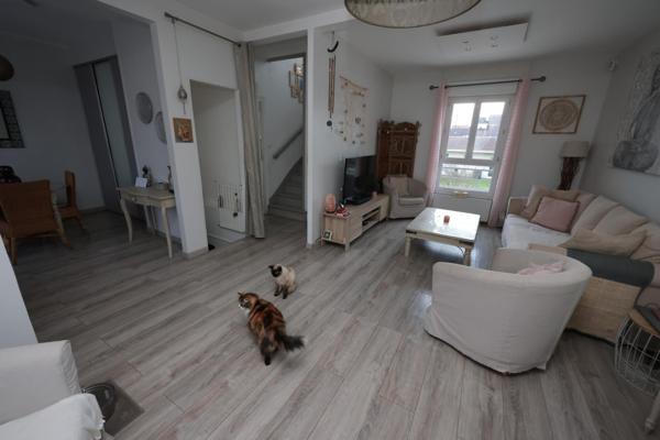 Maison en parfait état, ravalement récent, secteur idéal