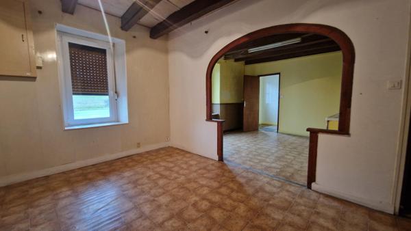 Maison divisée en 2 appartements